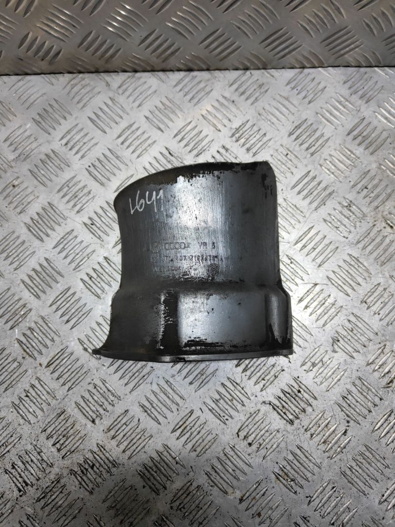 пыльник ШРУСа Audi A6 4F/C6 2006, 2.4 л., i, BDW, бензин, вариатор, чёрный, седан, передний привод, правый руль, 4F0407719 - фото №1