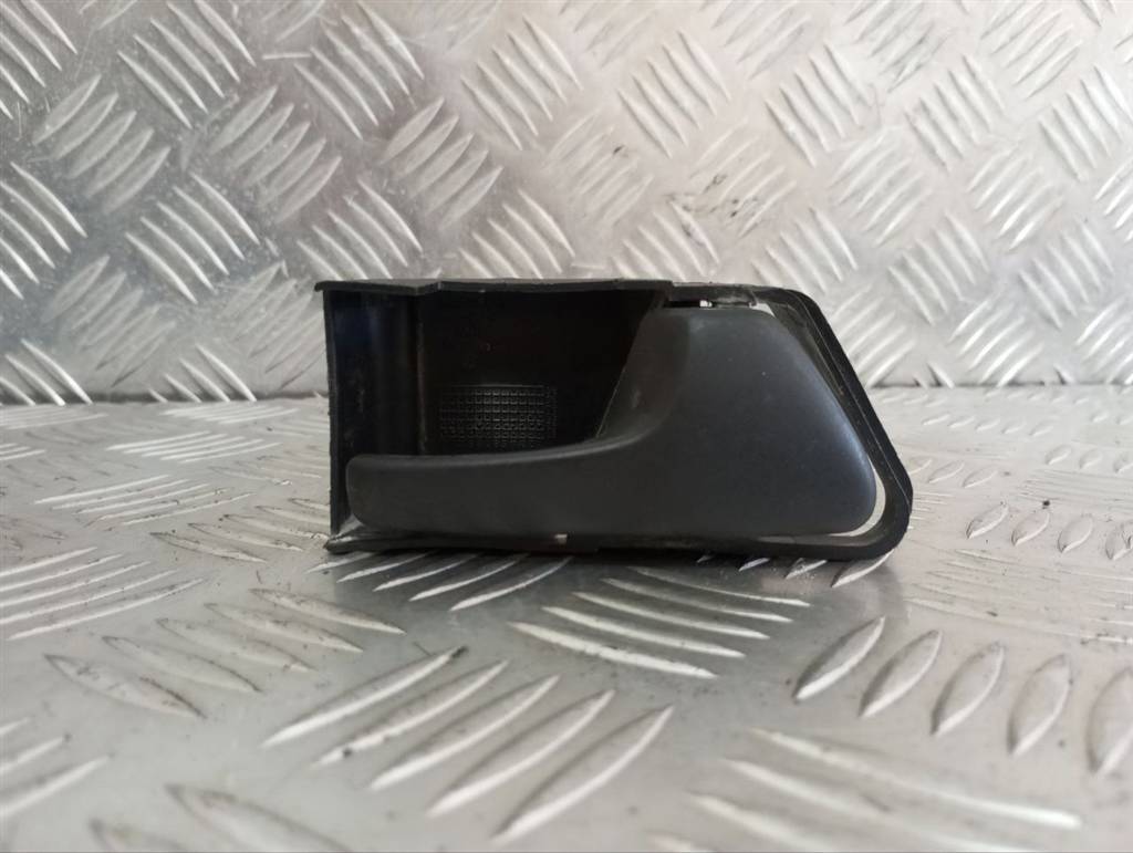 ручка внутренняя задняя правая Volkswagen Golf 3 поколение 1992, 1H0837236 - фото №1