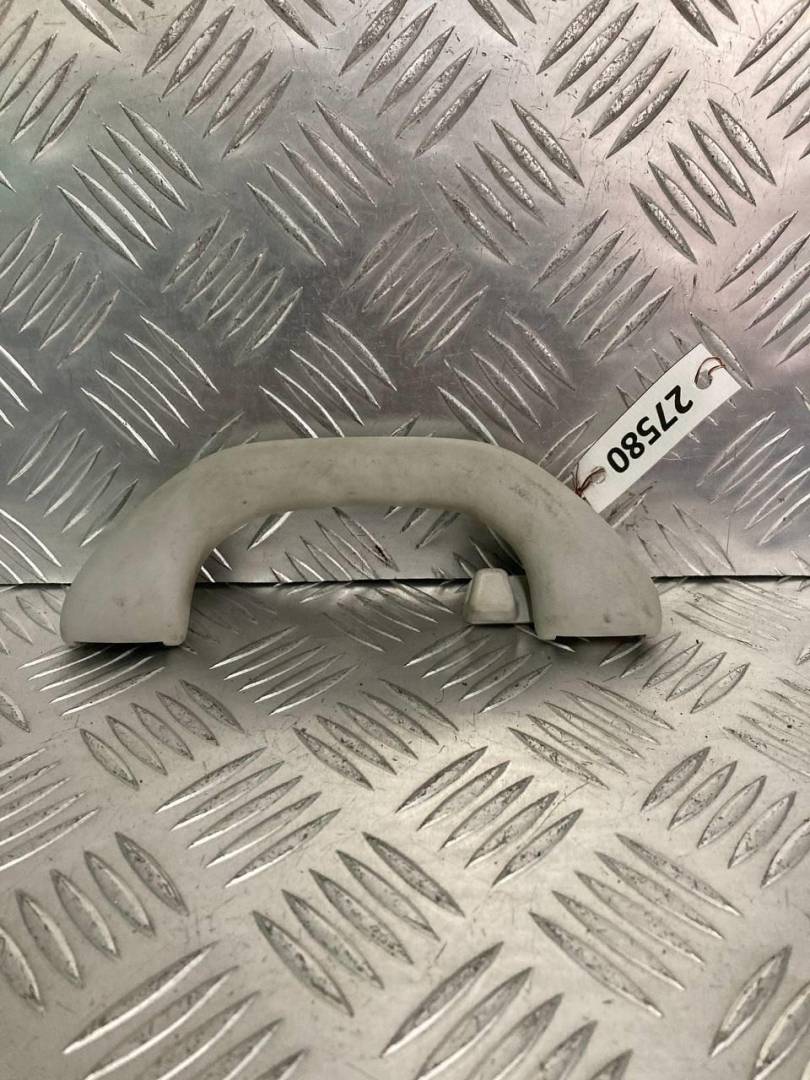 ручка внутренняя потолочная Volkswagen Passat B6 2010, 1K0857607 - фото №1