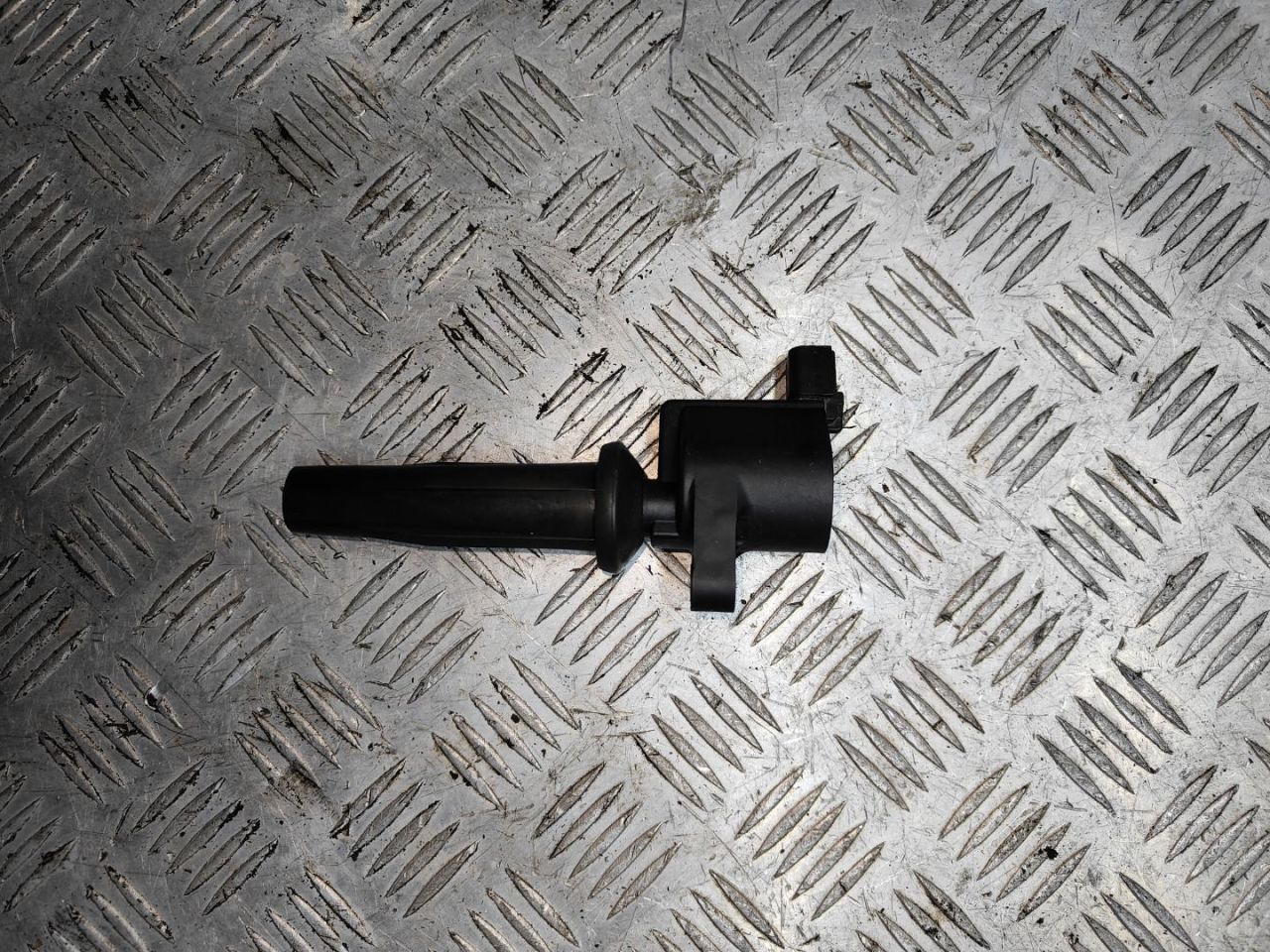 катушка зажигания Ford C-Max 1 поколение 2005, 1.8 л., i, CSDA, бензин, МКПП, передний привод, 4M5G12A366BA - фото №1