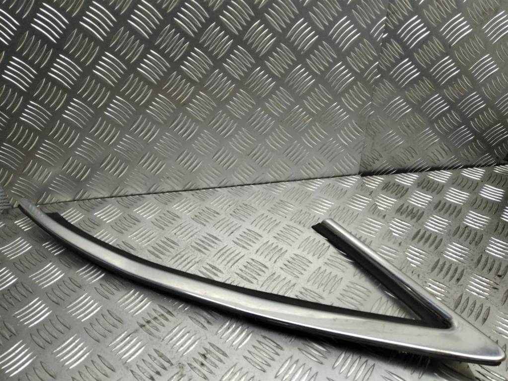 молдинг заднего стекла Audi A8 D2/4D 1998, седан, 4D0853346B - фото №1