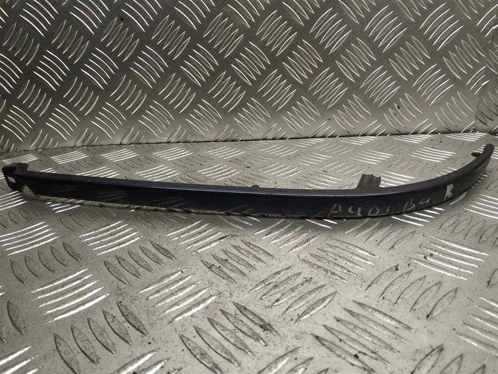 ресничка (ус) правой фары Audi 80 8C/B4 1992, 8A0853208A - фото №1