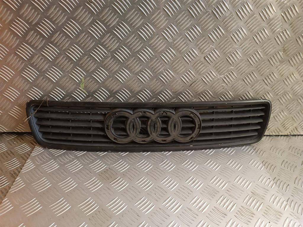 решетка радиатора Audi A4 B5 1999, 8D0853651J - фото №1