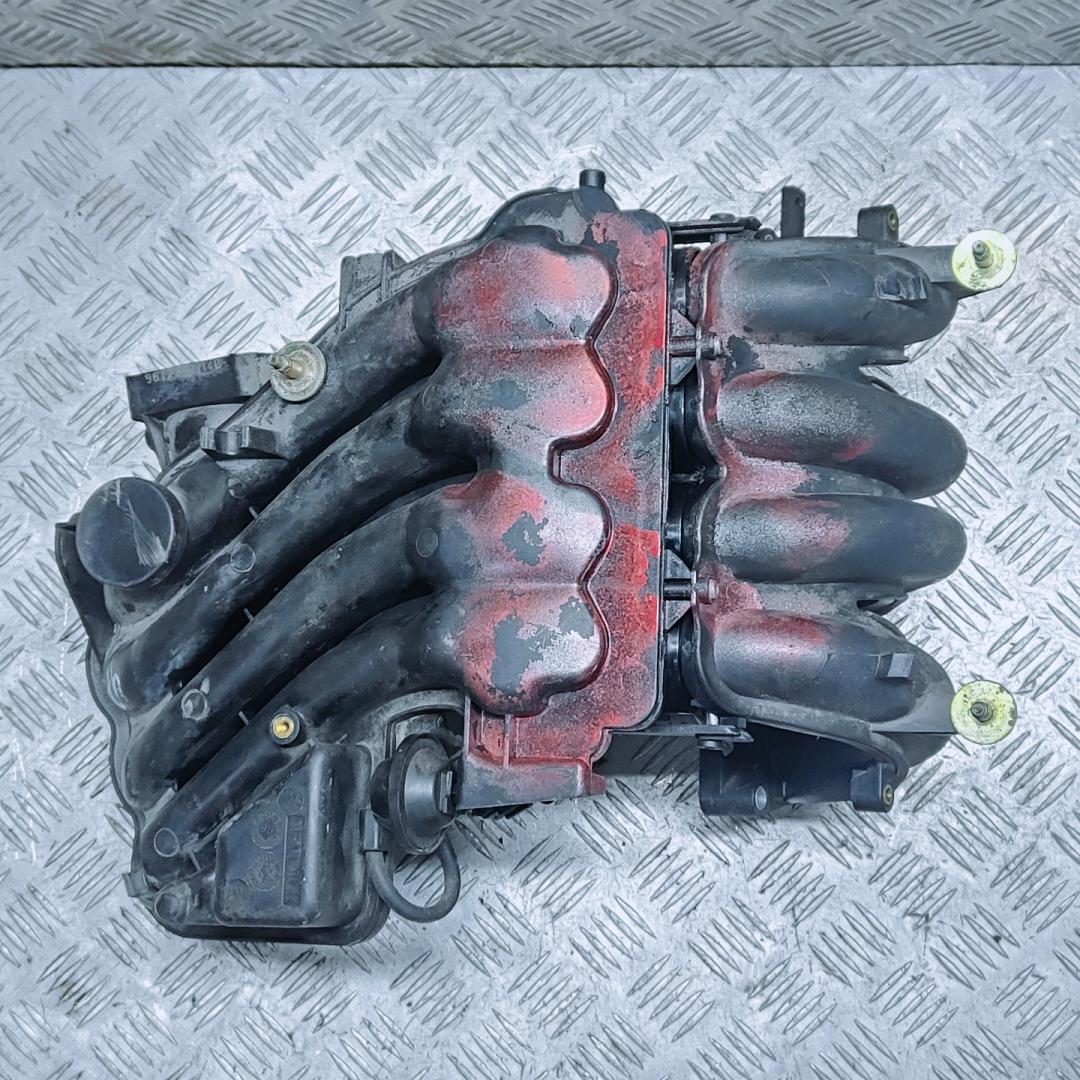 коллектор впускной Volkswagen Golf 4 поколение 2000, 1.6 л., AKL, бензин, АКПП, передний привод, 06A133206H, 06A133185AK - фото №1