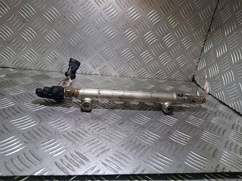 топливная рампа Opel Astra K 2016, 1.6 л., CDTi, дизель, 55570022 - фото №1