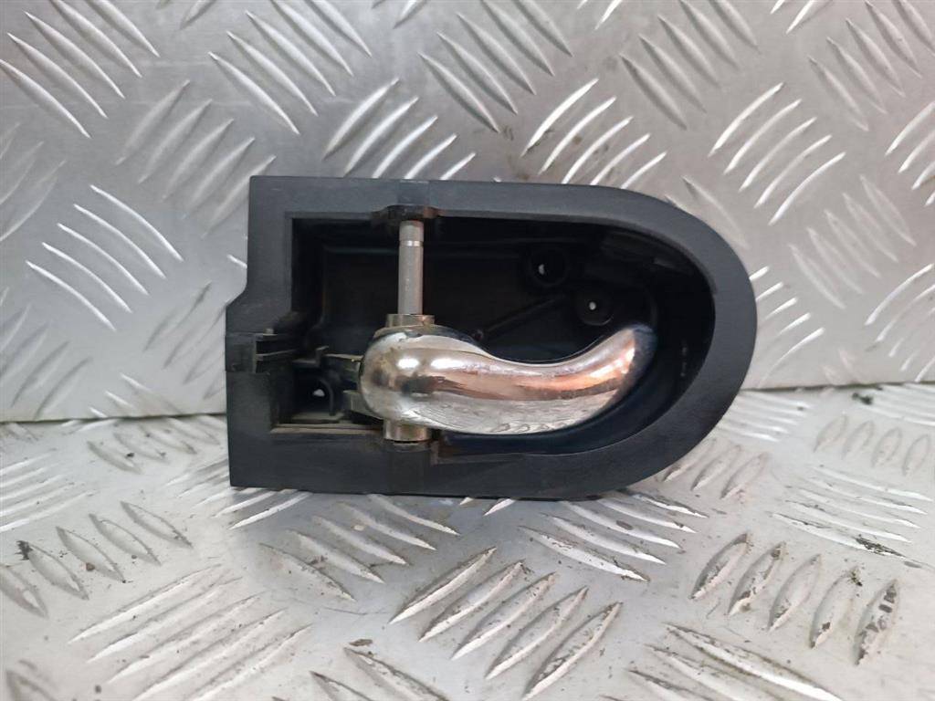 ручка внутренняя задняя левая Ford Mondeo 2 поколение 1998, 93BBF22601AE - фото №1