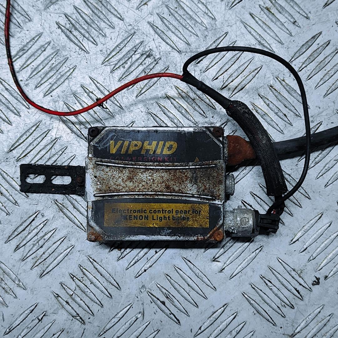 блок розжига ксенона Volkswagen Transporter T5 2006, 2.5 л., TDi, AXD, дизель, робот, серебристый, микроавтобус, передний привод, правый руль - фото №1