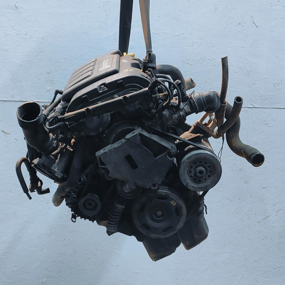 двигатель Opel Corsa D 2010, 1.2 л., i, A 12 XER, бензин, передний привод, A12XER - фото №1