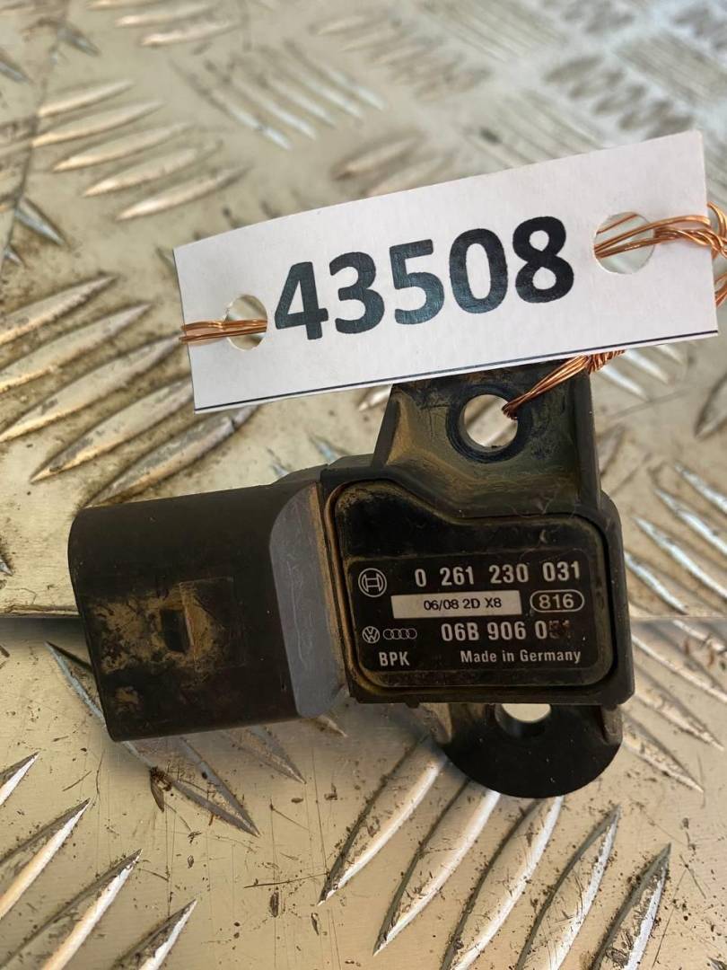 датчик абсолютного давления Volkswagen Polo 4 поколение 2004, 1.2 л., i, бензин, 261230031 - фото №1