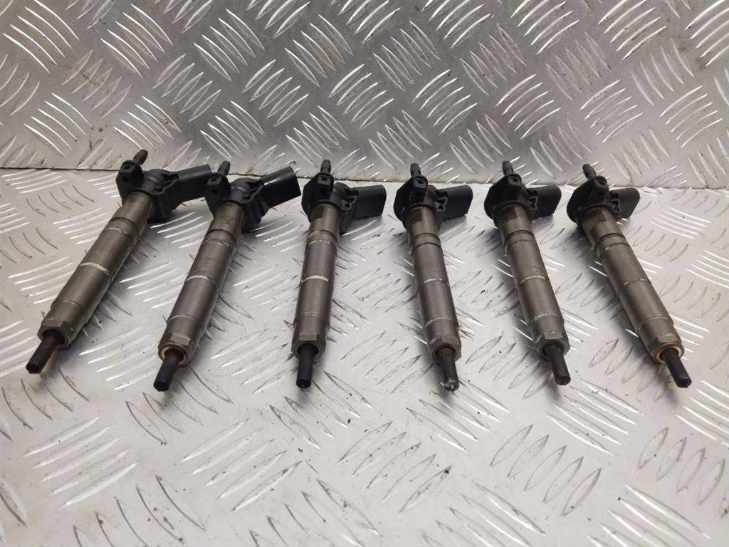 форсунка Mercedes-Benz M-Класс W164 2006, 3.0 л., CDi, дизель, 0445115064, A6420701387 - фото №1