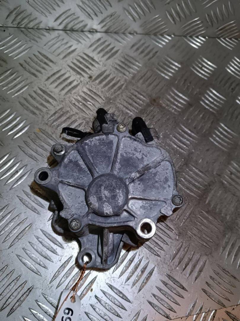 насос вакуумный Peugeot 407 1 поколение 2006, 2.7 л., HDi, дизель, 4R8Q2M51AE - фото №1