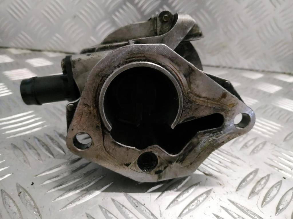 насос вакуумный Renault Megane 2 поколение 2005, 1.5 л., DCi, дизель, 8200521381 - фото №1