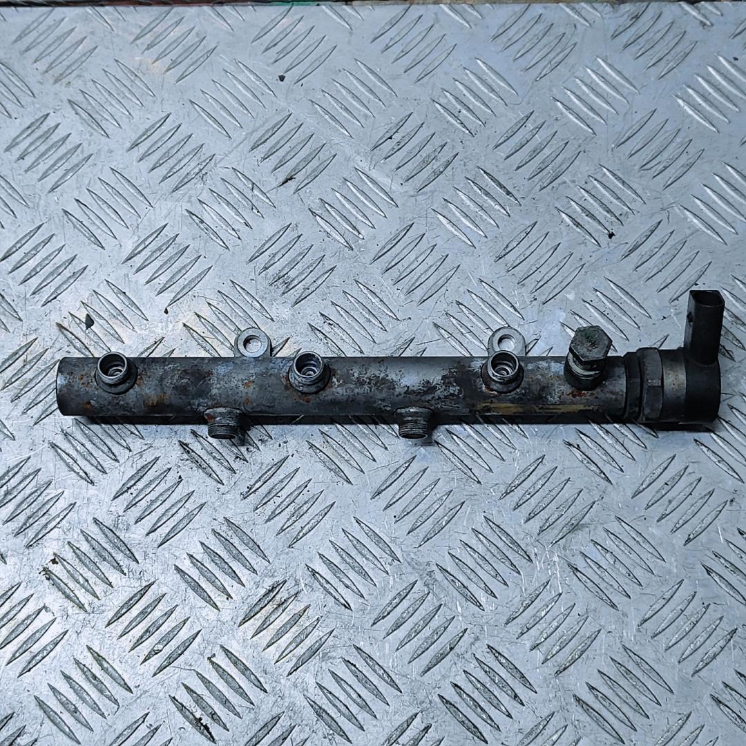 топливная рампа Audi A6 4F/C6 2006, 3.0 л., TDi, ASB, дизель, АКПП, полный привод, 059130090AG, 0281002854, 13502453 - фото №1