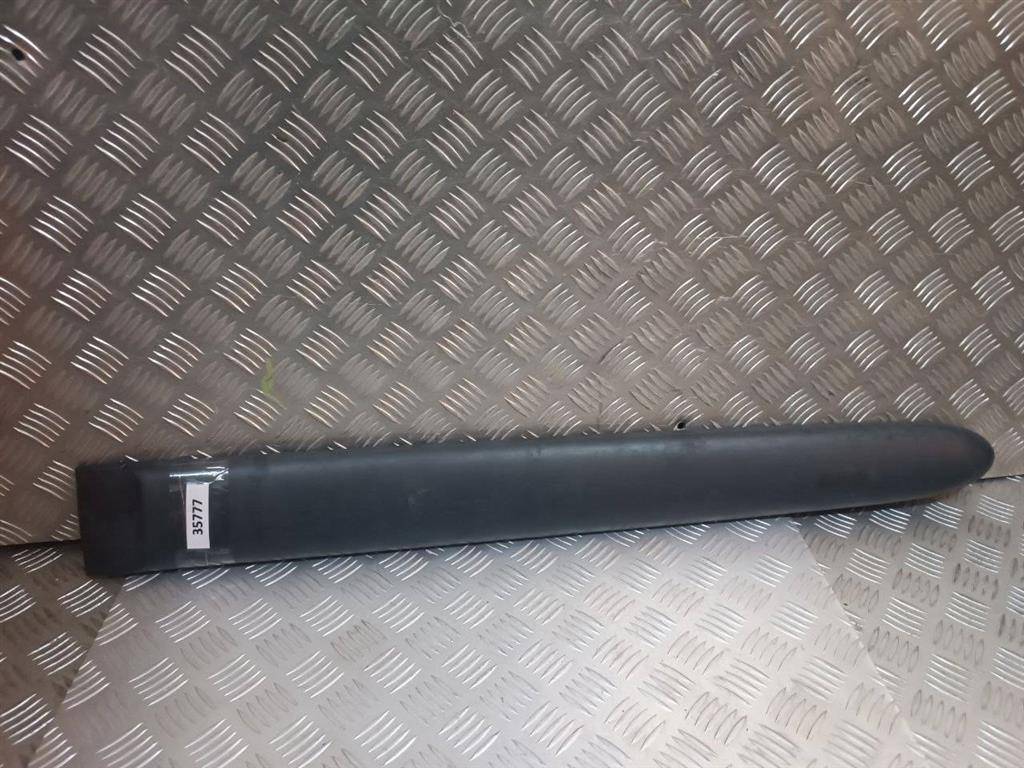 молдинг двери задней левой Citroen Xsara Picasso 1 поколение 2001, 9642590177 - фото №1