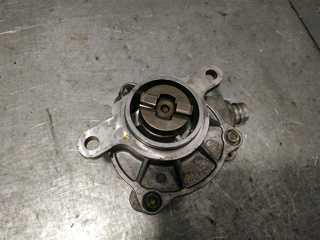 насос вакуумный Renault Laguna 2 поколение 2002, 2.2 л., DCi, дизель, 8200102535B - фото №1