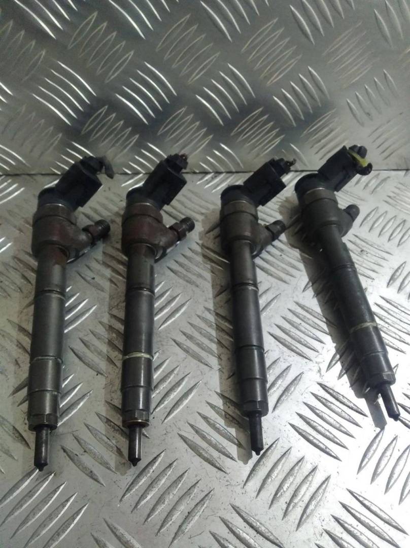 форсунка Mercedes-Benz B-Класс W245 2006, 2.0 л., CDi, дизель, 0445110167, A6400700787 - фото №1