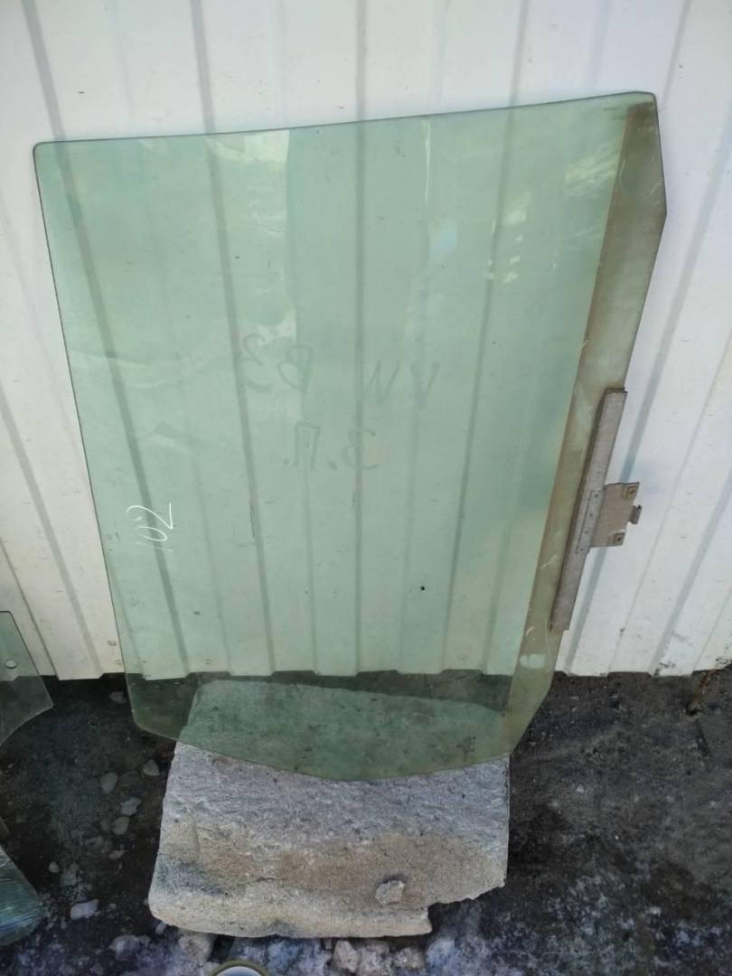 стекло двери задней правой Volkswagen Passat B3 1992, i, бензин, МКПП, универсал - фото №1