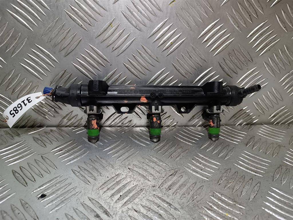 топливная рампа Skoda Fabia 1 поколение (6Y) 2002, 1.2 л., i, бензин, 03E906031, 03E133320 - фото №1