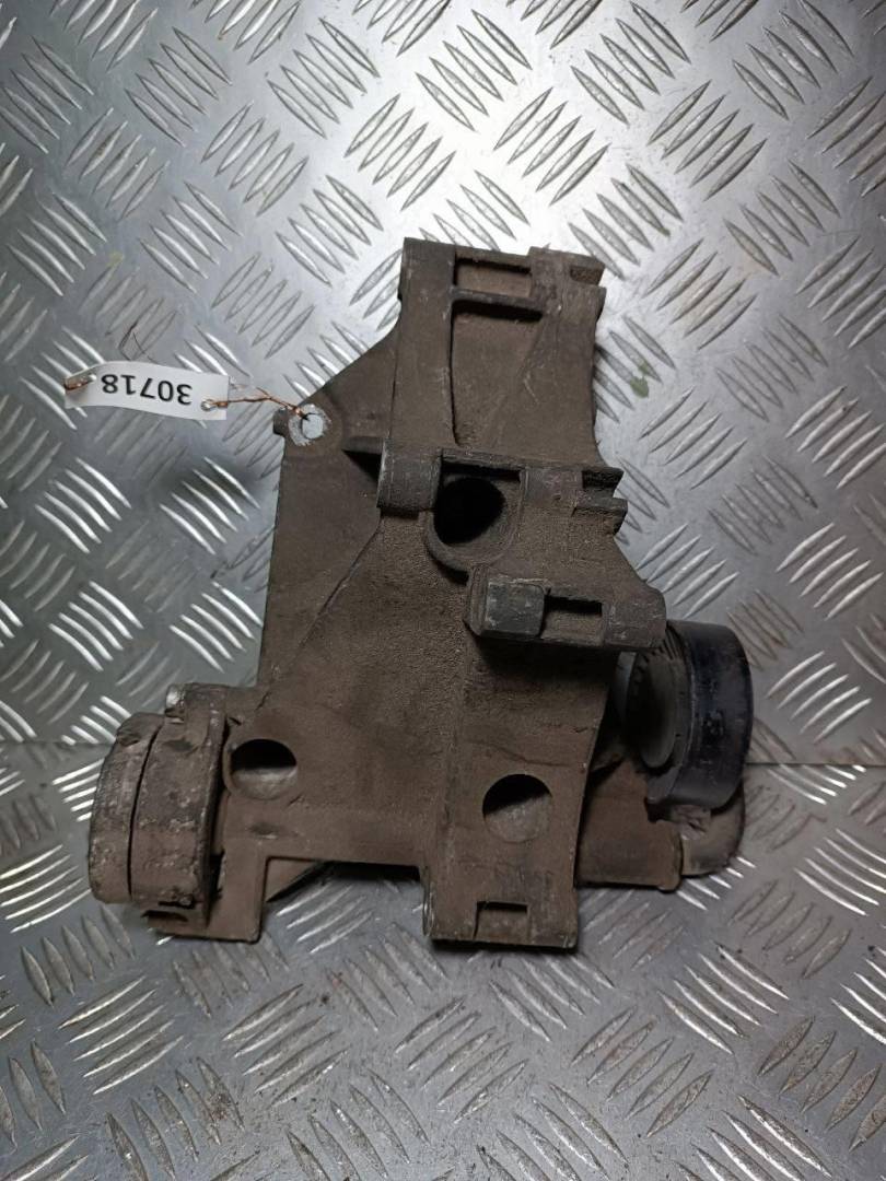 механизм натяжения ремня, цепи Volkswagen Golf 3 поколение 1995, 1.8 л., mono, бензин, 037903143G, 037903315B - фото №1