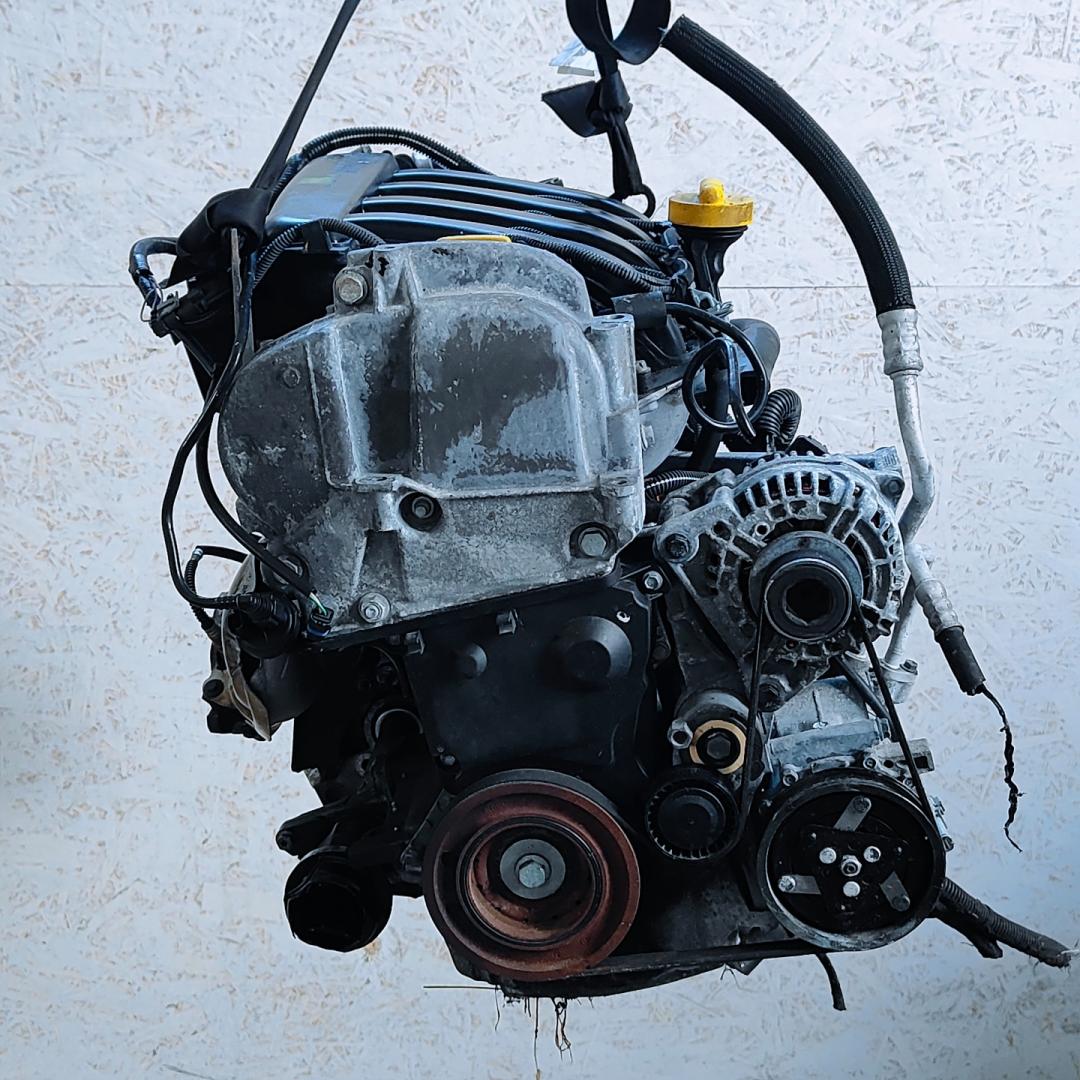 двигатель Renault Modus 1 поколение 2004, 1.6 л., i, K4M 791, бензин, 5МКПП, передний привод, K4M794, K4M, K4M794 - фото №1