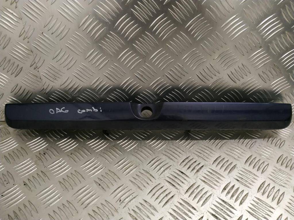 накладка подсветки номера Opel Astra G 1998, универсал, 905592398062860 - фото №1