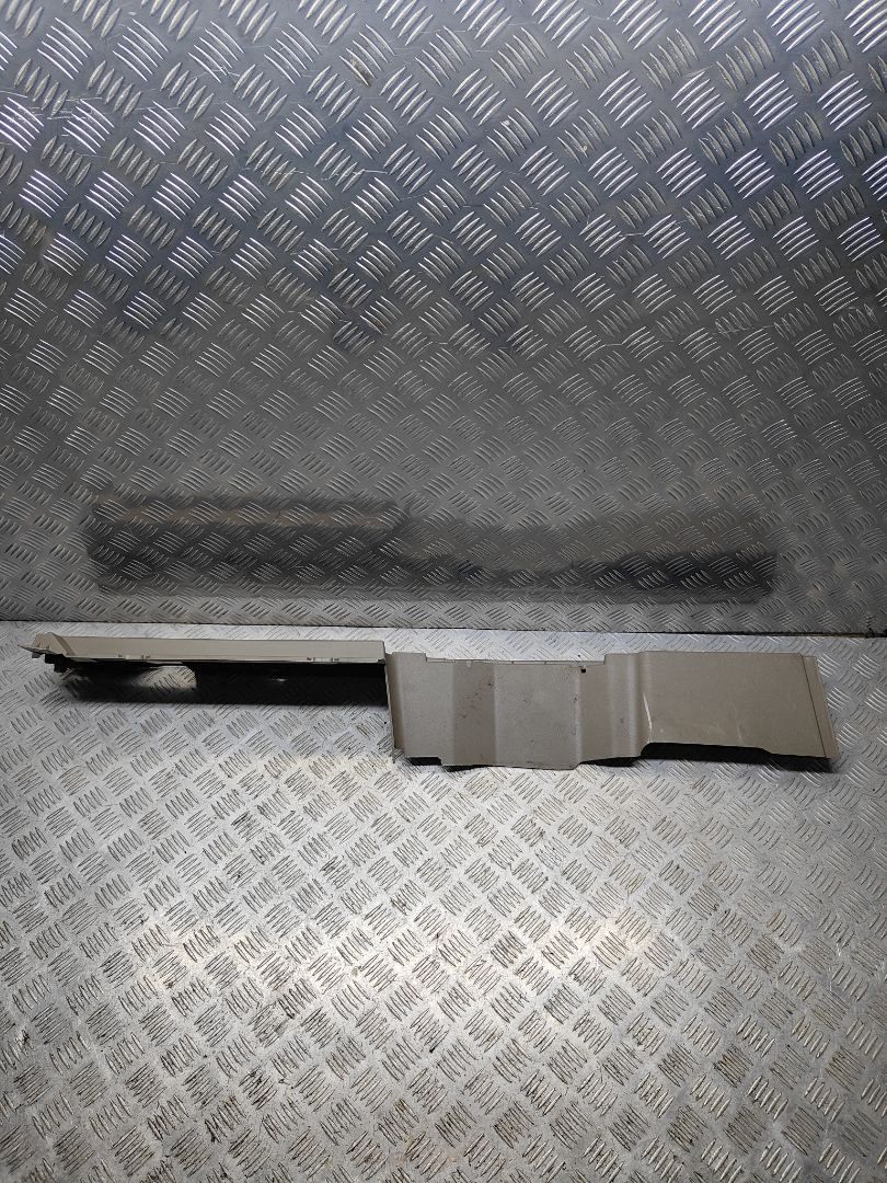 обшивка багажника Audi Q7 4L 2006, 3.0 л., TDi, BUG, дизель, АКПП, бежево-серый, внедорожник 5 дв., полный привод, правый руль, 4L0863527A - фото №1