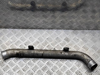 патрубок интеркулера Audi Q7 4L 2006, 3.0 л., TDi, BUG, дизель, АКПП, бежево-серый, внедорожник 5 дв., полный привод, правый руль, 7L6145795H