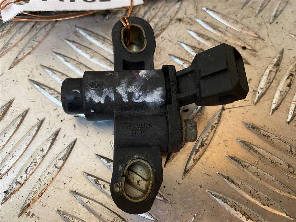 датчик коленвала Ford Mondeo 2 поколение 1999, 2.0 л., i, бензин, 948F6C315AA - фото №1