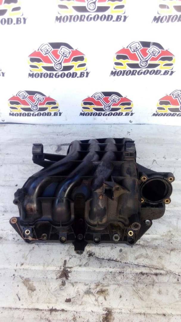 коллектор впускной Volkswagen Golf 4 поколение 1999, 1.4 л., i, бензин, МКПП - фото №1