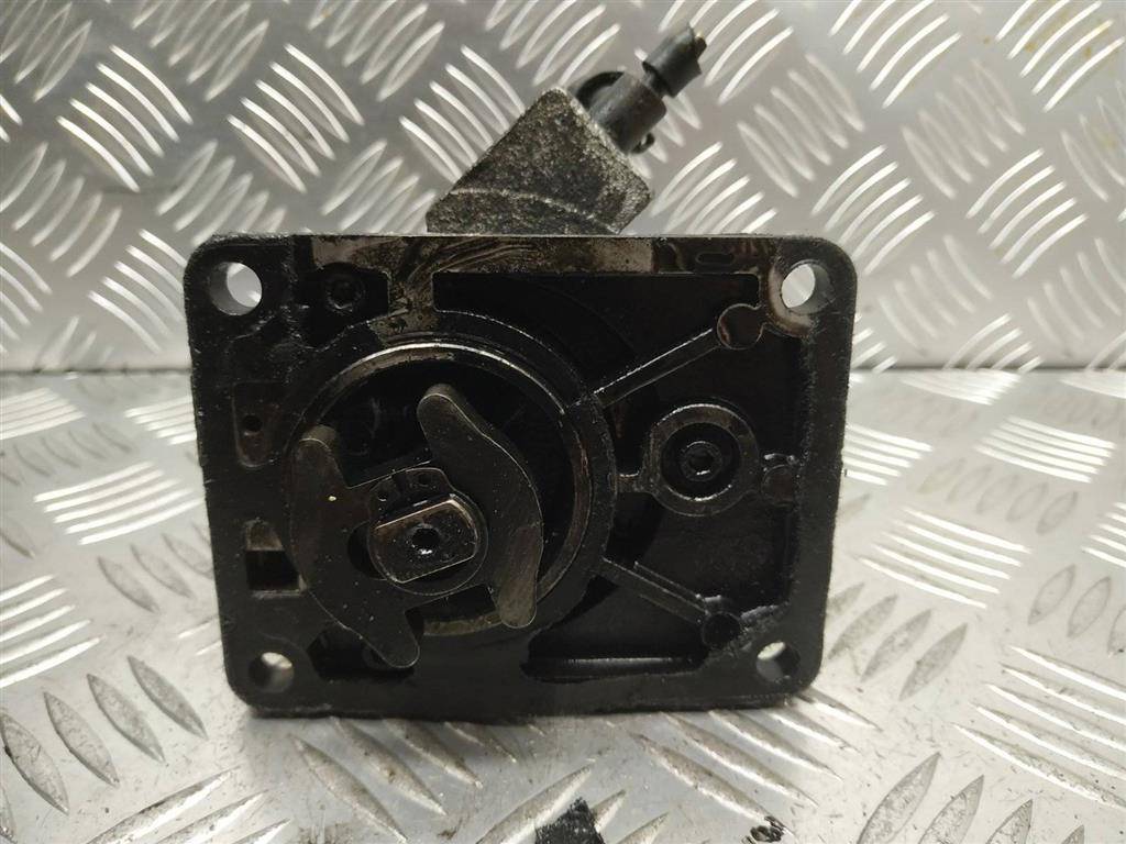 насос вакуумный Opel Movano A 1999, 2.5 л., D, дизель, D151C-281099 - фото №1