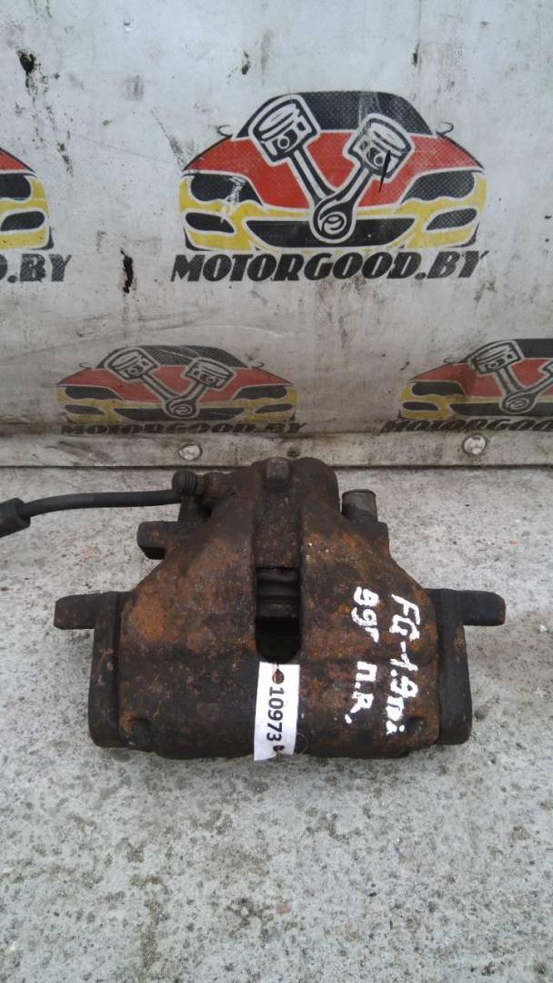 суппорт передний правый Ford Galaxy 1 поколение 1999, 1.9 л., TDi, дизель - фото №1