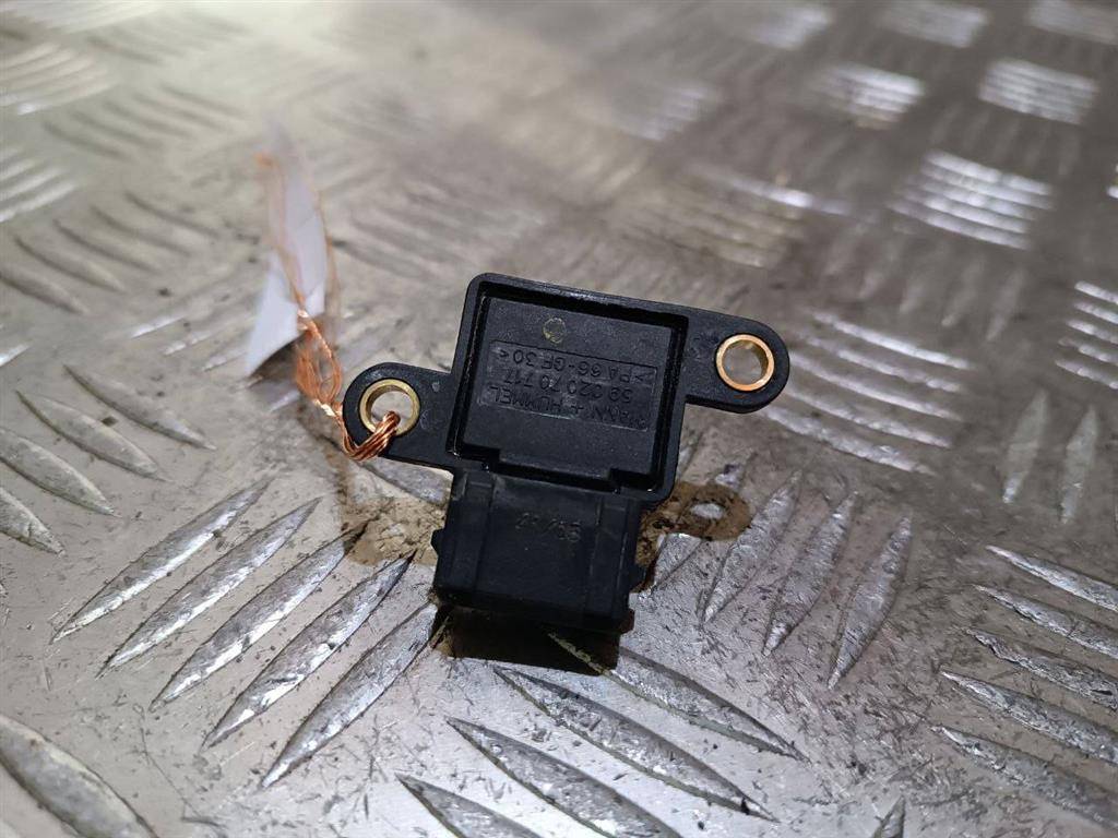 датчик температуры двигателя Peugeot 407 1 поколение 2006, 2.7 л., HDi, дизель, 5902070717 - фото №1