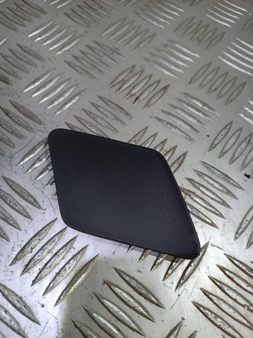 заглушка заднего бампера под крюк Land Rover Discovery 5 поколение 2018, 3.0 л., 306DT, дизель, АКПП, фиолетовый, полный привод, правый руль, HY3202651A - фото №1