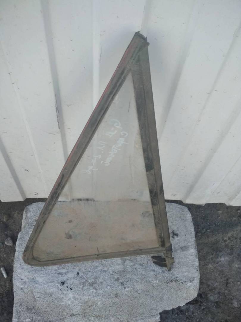 стекло двери передней левой Volkswagen Golf 2 поколение 1990, mono, бензин, МКПП, купе - фото №1