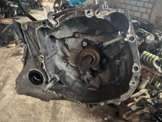 КПП механическая (МКПП) Renault Clio 3 поколение 2008, 1.2 л., i, D4F 784, бензин, МКПП, передний привод, JH3184