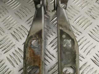 петля капота Volkswagen Golf 4 поколение 1998, 1J0823302A