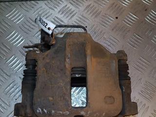 суппорт передний левый Audi A4 B5 1995, 1.8 л., i, бензин