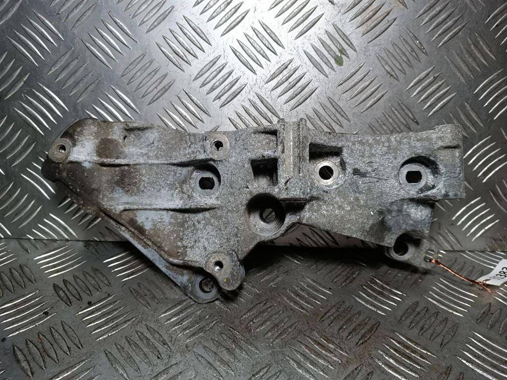 кронштейн (крепление) Renault Scenic 2 поколение 2005, 1.6 л., i, бензин, 8200425034 - фото №1