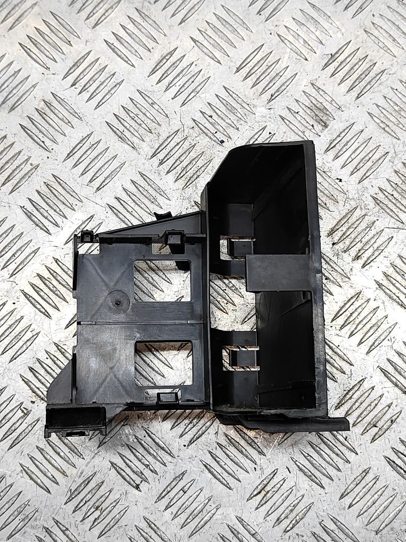 кронштейн блока управления Audi Q7 4L 2006, 3.0 л., TDi, BUG, дизель, АКПП, бежево-серый, внедорожник 5 дв., полный привод, правый руль, 4L0907461 - фото №1