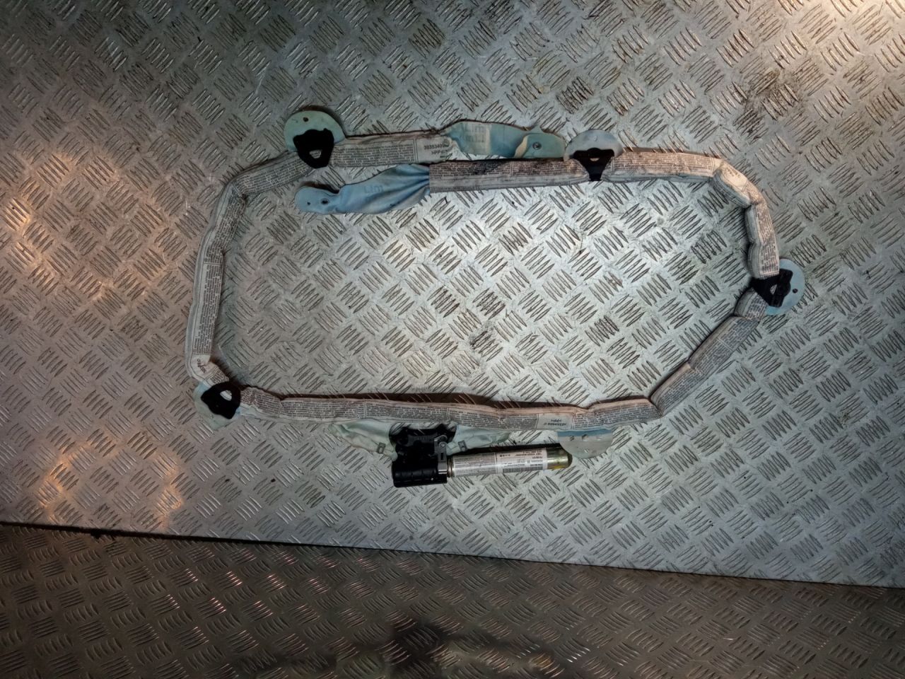 подушка безопасности боковая (шторка) Audi A6 4F/C6 2006, 2.4 л., i, BDW, бензин, вариатор, чёрный, седан, передний привод, правый руль, 4F5880742C - фото №1