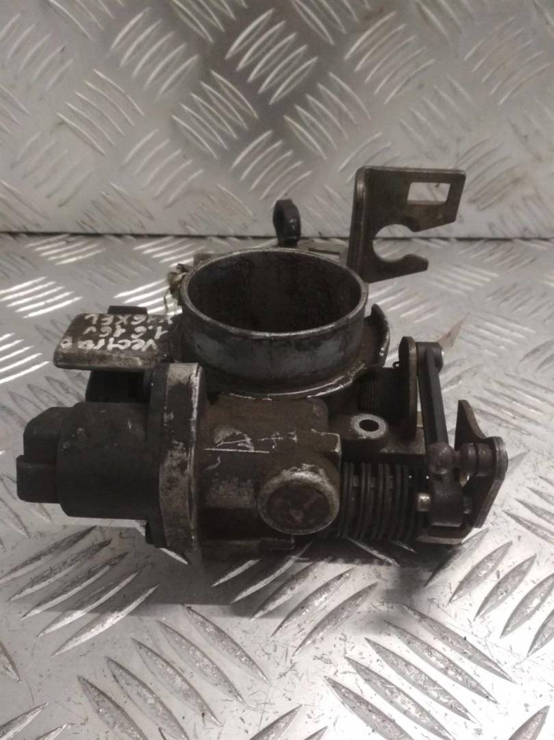 заслонка дроссельная Opel Vectra B 1996, 1.6 л., i, бензин, МКПП, 90529710 - фото №1