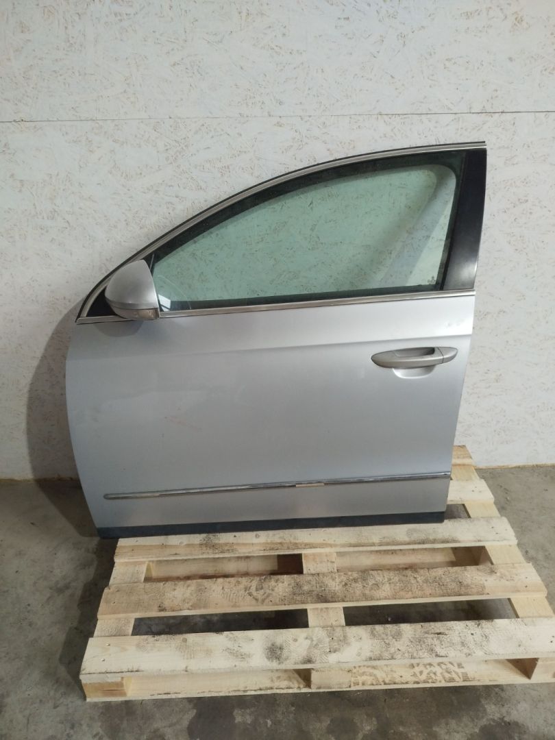 дверь передняя левая Volkswagen Passat B6 2006, серебристый, седан - фото №1