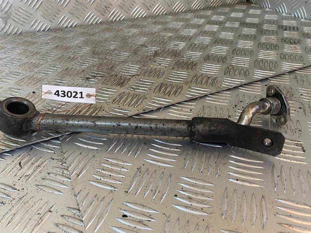 масляная трубка турбины Volkswagen Passat B6 2010, 1.9 л., TDi, дизель, 03G145736E - фото №1