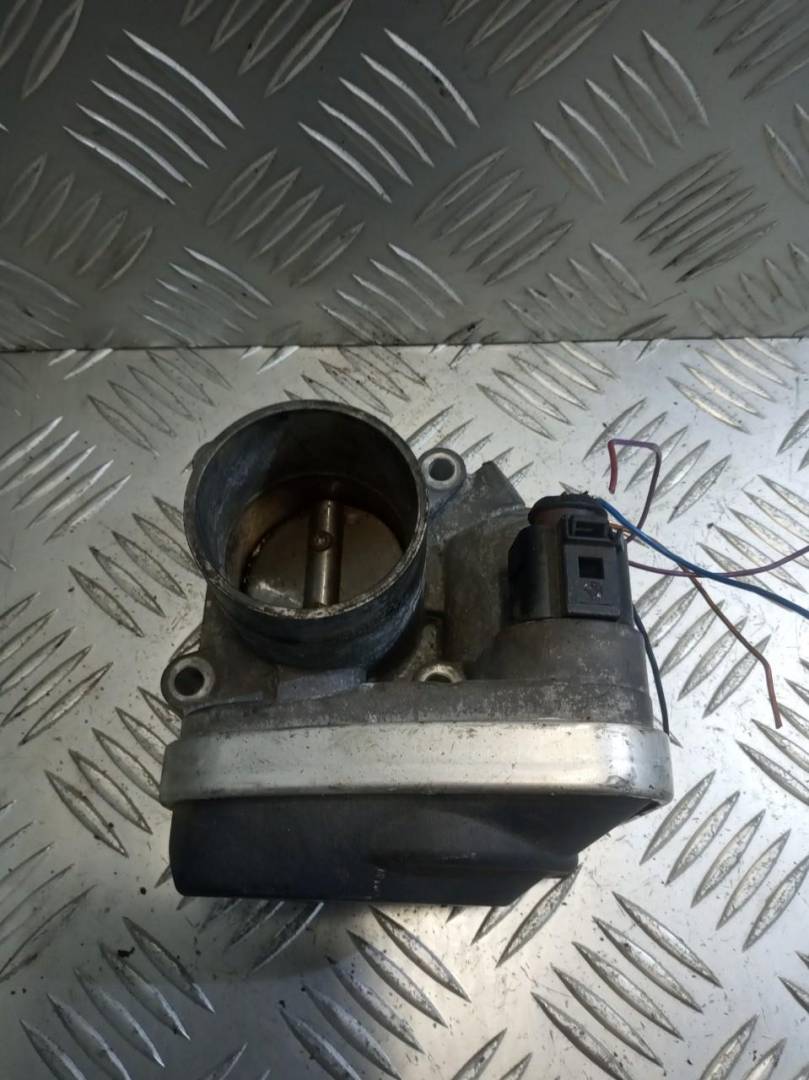 заслонка дроссельная Volkswagen Lupo 1 поколение 2003, 1.4 л., i, бензин, 036133062N - фото №1