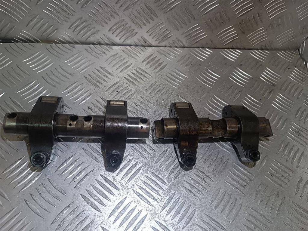 коромысло клапана (рокер) Volkswagen Passat B6 2006, 1.9 л., TDi, дизель, 038443H - фото №1