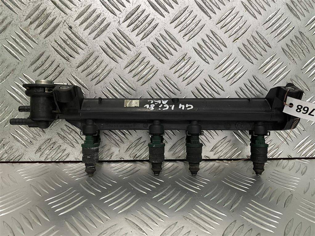 топливная рампа Volkswagen Golf 4 поколение 1997, 1.6 л., i, бензин, 06A133317A - фото №1