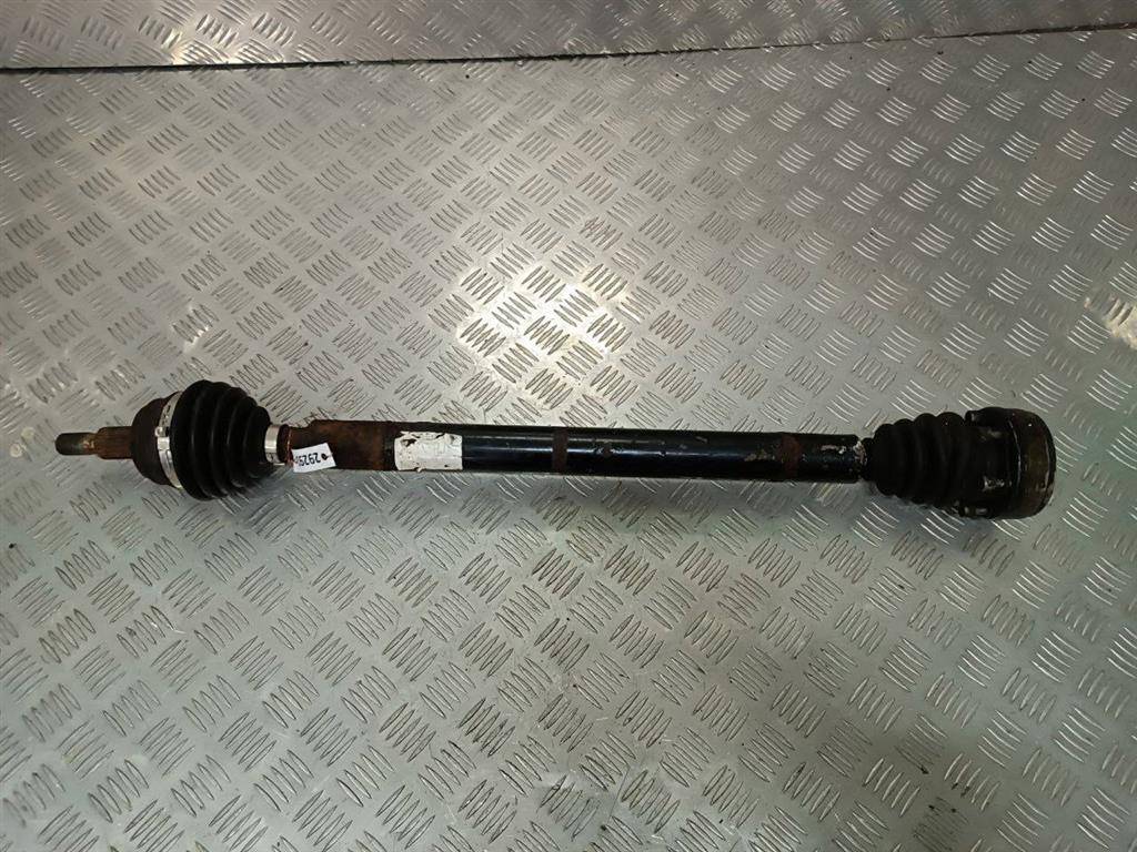 полуось передняя правая (приводной вал, ШРУС) Audi A3 8L 1998, 1.6 л., i, бензин, МКПП, 1J0407272F - фото №1