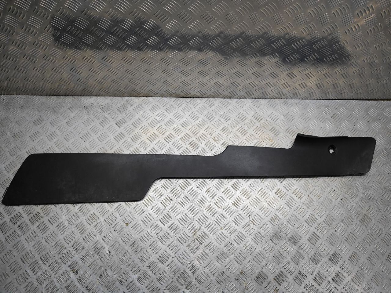 Декоративная накладка центральной консоли Audi A6 4F/C6 2006, 2.4 л., i, BDW, бензин, вариатор, чёрный, седан, передний привод, правый руль, 4F2863306 - фото №1