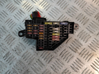 блок предохранителей Volkswagen Passat B6 2007, 2.0 л., TDi, BMR, дизель, 6МКПП, чёрный, седан, передний привод, правый руль, 3C2941824