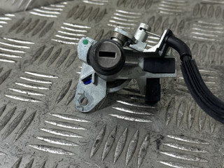 Личинка замка крышки багажника Audi A6 4F/C6 2006, 2.4 л., i, BDW, бензин, вариатор, чёрный, седан, передний привод, правый руль, 8E0827573